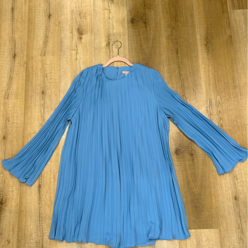 Light blue pleated dress. Washable.